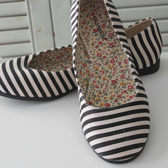 Ulla Popken Shoes - Ulla Popken Black and White Stripe Ballet Flats, 9